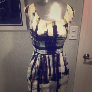 Abstract sheath dress. ITS GOT POCKETS!